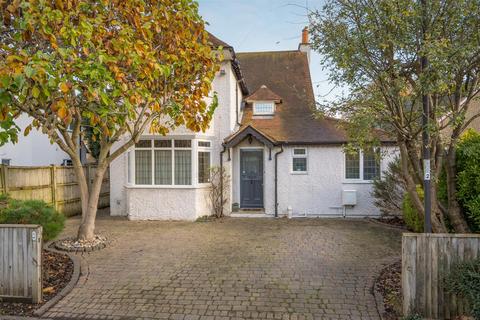 4 bedroom detached house for sale, Parsonage Lane, Windsor