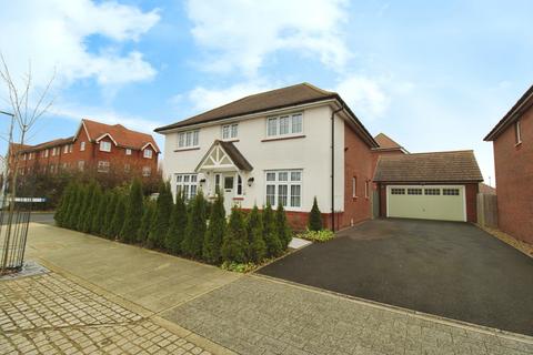 4 bedroom detached house for sale, Diamond Crescent, Swindon, SN25