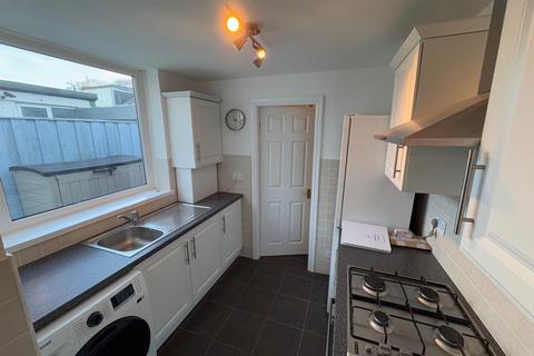 2 bedroom terraced house to rent, Oswald Terrace, Sunderland SR2