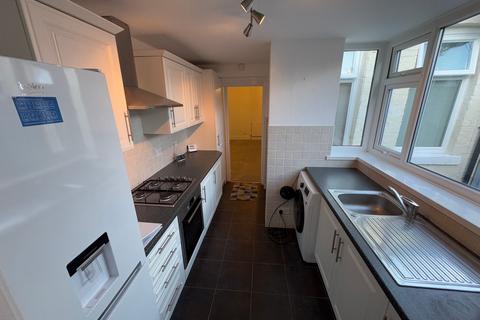 2 bedroom terraced house to rent, Oswald Terrace, Sunderland SR2