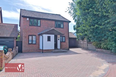 5 bedroom detached house for sale, Badgers Croft, Broxbourne EN10