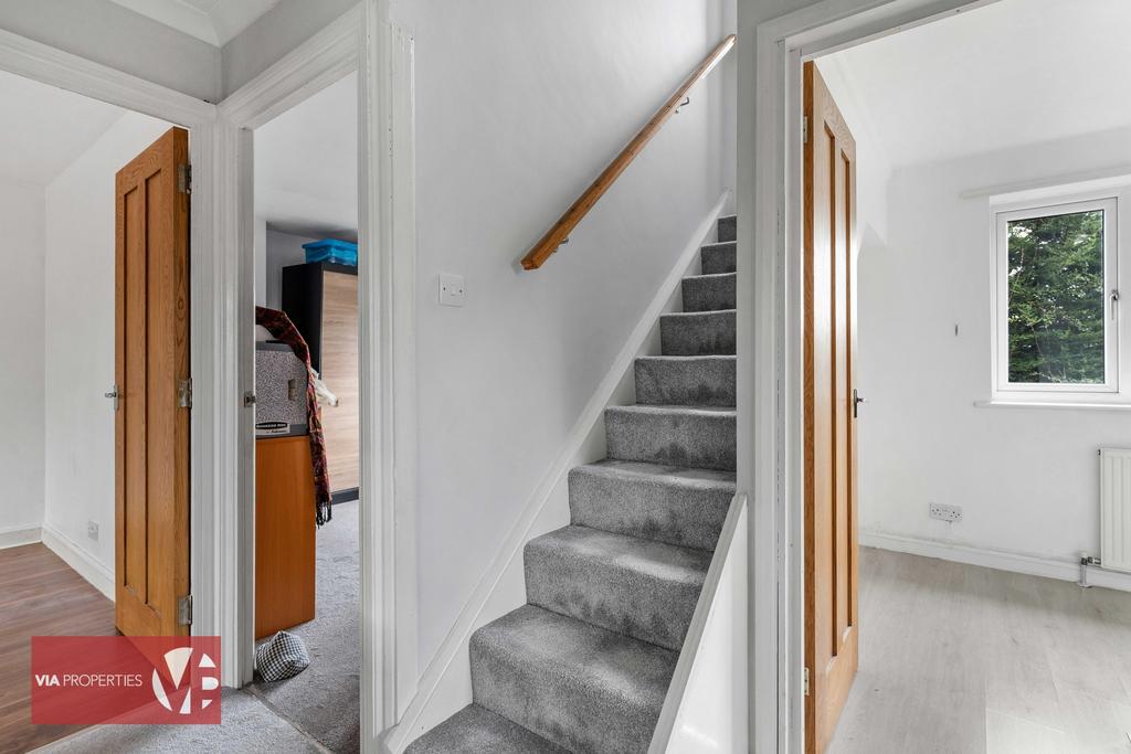 12 Badgers Croft Broxbourne EN10 7 ED via...