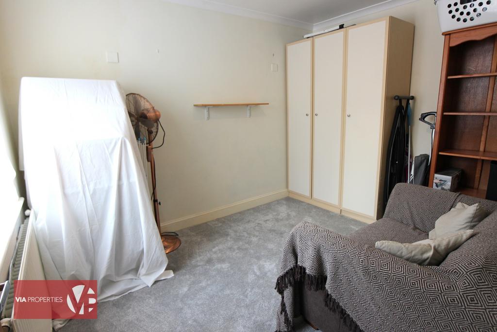 12 Badgers Croft Broxbourne EN10 7 ED via...