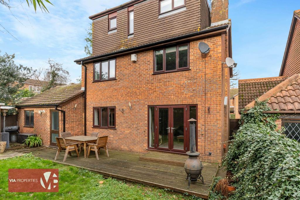 12 Badgers Croft Broxbourne EN10 7 ED via...