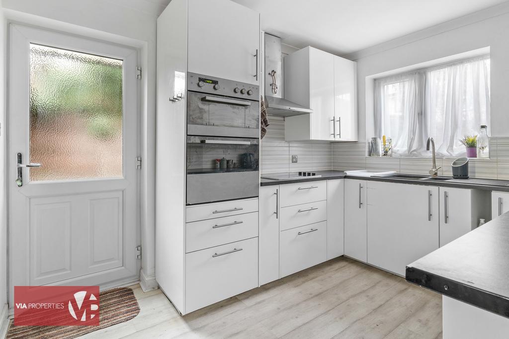 12 Badgers Croft Broxbourne EN10 7 ED via...