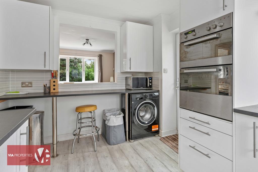 12 Badgers Croft Broxbourne EN10 7 ED via...