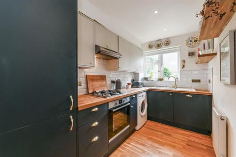 17 Olivers Meadow, Westergate, Chichester, PO20 3YA
