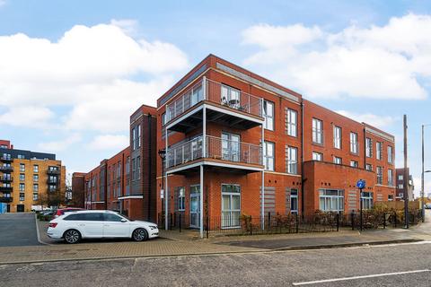 2 bedroom flat to rent, Meridian Way, Hampshire SO14