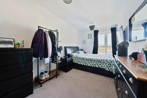 2 bedroom flat to rent, Meridian Way, Hampshire SO14