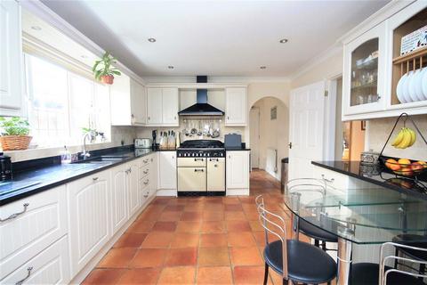 5 bedroom detached house for sale, Weeley CO16