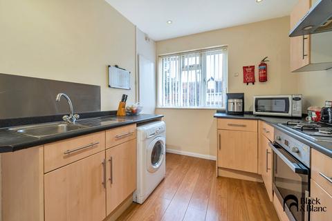 2 bedroom apartment for sale, Ashburton Road, Croydon, Surrey, CR0