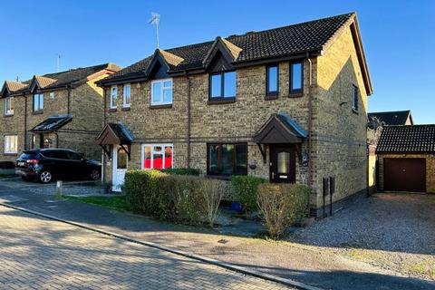 3 bedroom semi-detached house to rent, Westwood Close, Great Holm