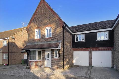 4 bedroom semi-detached house for sale, The Poplars, Littlehampton BN17