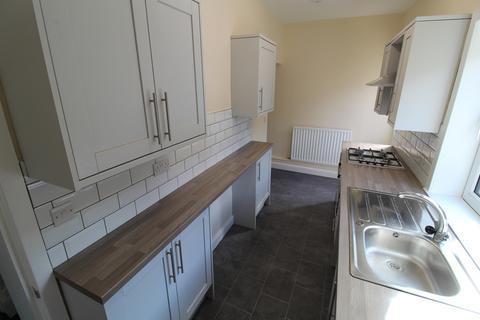 2 bedroom end of terrace house to rent, James Street, Mirfield, West Yorkshire, WF14