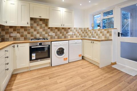 63 Bramley Hill, Mere, Warminster, BA12 6JX
