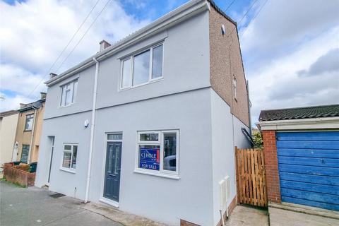 3 bedroom end of terrace house for sale, Nags Head Hill, Bristol BS5