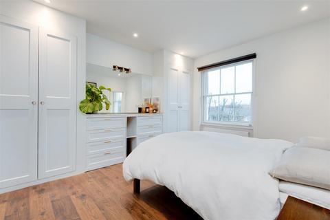 2 bedroom flat for sale, Brondesbury Villas, Queen's Park, London NW6