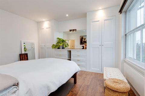 2 bedroom flat for sale, Brondesbury Villas, Queen's Park, London NW6