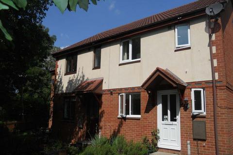 3 bedroom semi-detached house to rent, Foxgrove, Chippenham