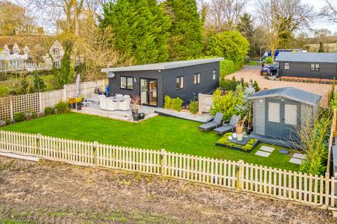 2 bedroom detached house for sale, Waterloo Lane