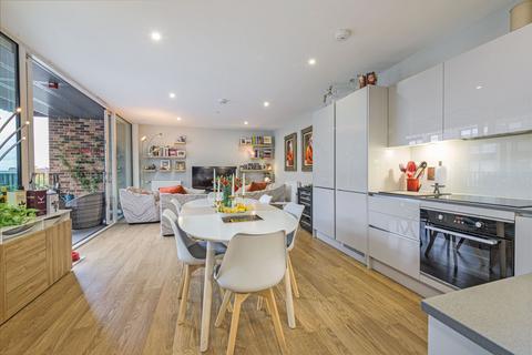 2 bedroom flat for sale, London SW17