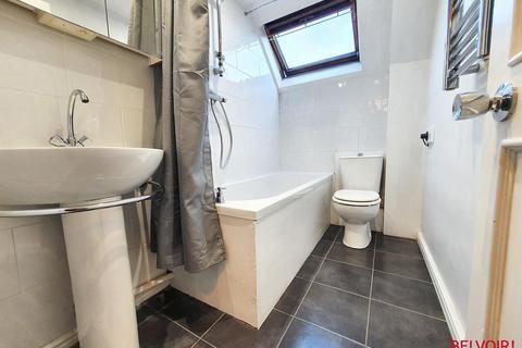 46 Chapman Way, Cheltenham, GL51 3NE