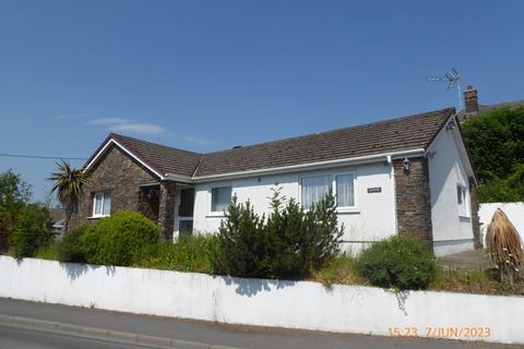 2 bedroom detached bungalow to rent, Carmarthen, ,