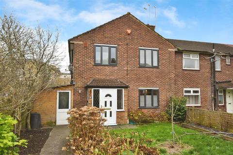 3 bedroom end of terrace house for sale, Willow Close, Brentford