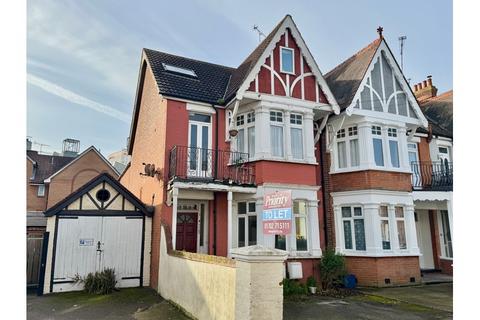 1 bedroom flat to rent, Whitefriars Crescent, Westcliff-on-Sea, Essex