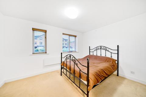 1 bedroom apartment for sale, Harlinger Street, London