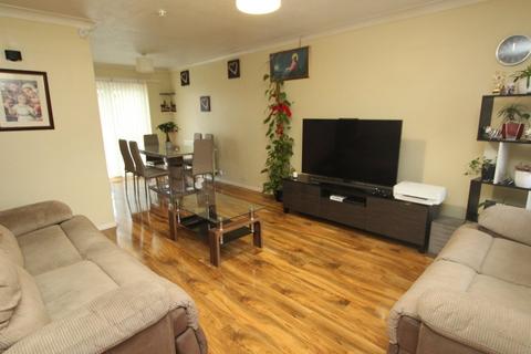 3 bedroom terraced house to rent, Preston Road, Poole, BH15