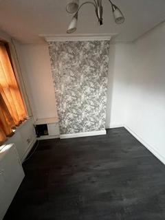 3 bedroom terraced house to rent, Gibson Street, Stoke-on-Trent ST6 6AQ