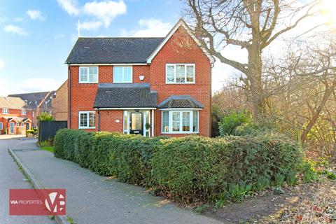 4 bedroom detached house for sale, Harmonds Wood Close, Broxbourne EN10