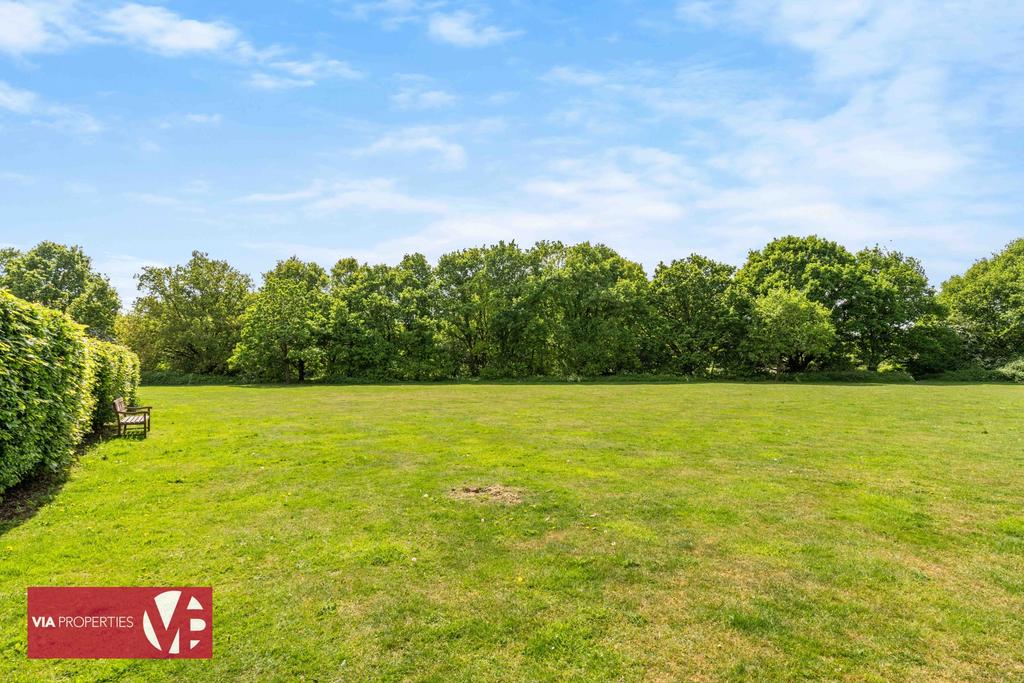 2 Harmondswood Close Broxbourne via properties...