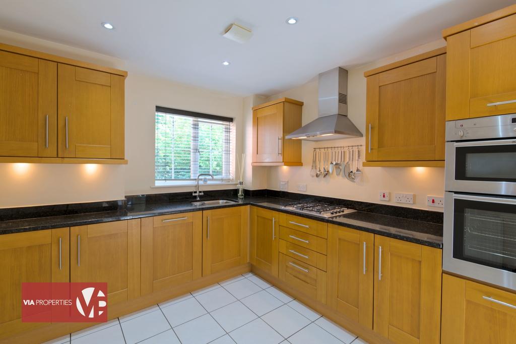 2 Harmondswood Close Broxbourne via properties...