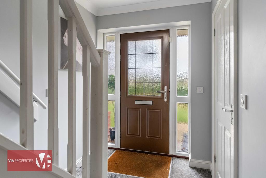 2 Harmondswood Close Broxbourne via properties...