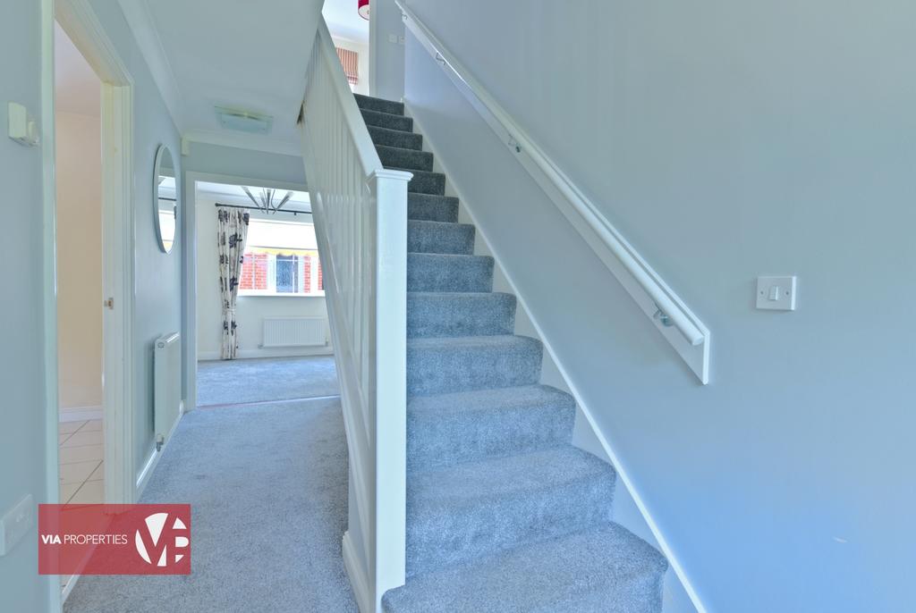 2 Harmondswood Close Broxbourne via properties...