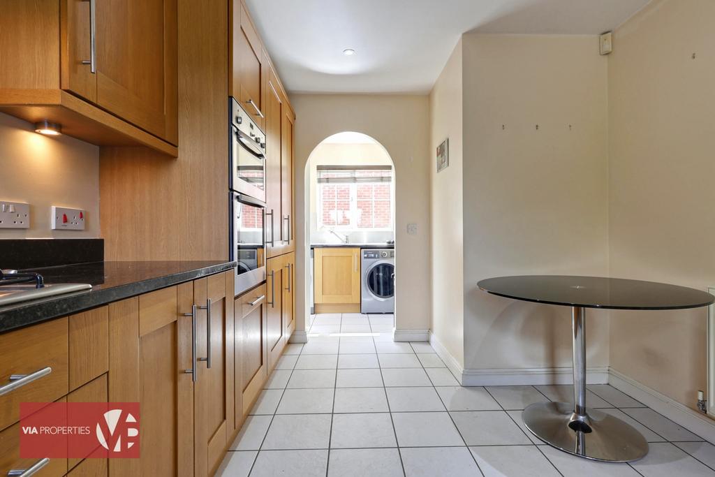 2 Harmondswood Close Broxbourne via properties est