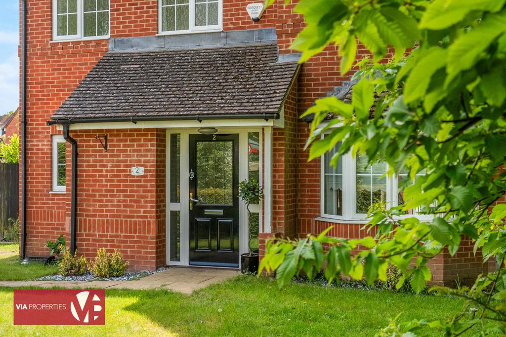 2 Harmondswood Close Broxbourne via properties est