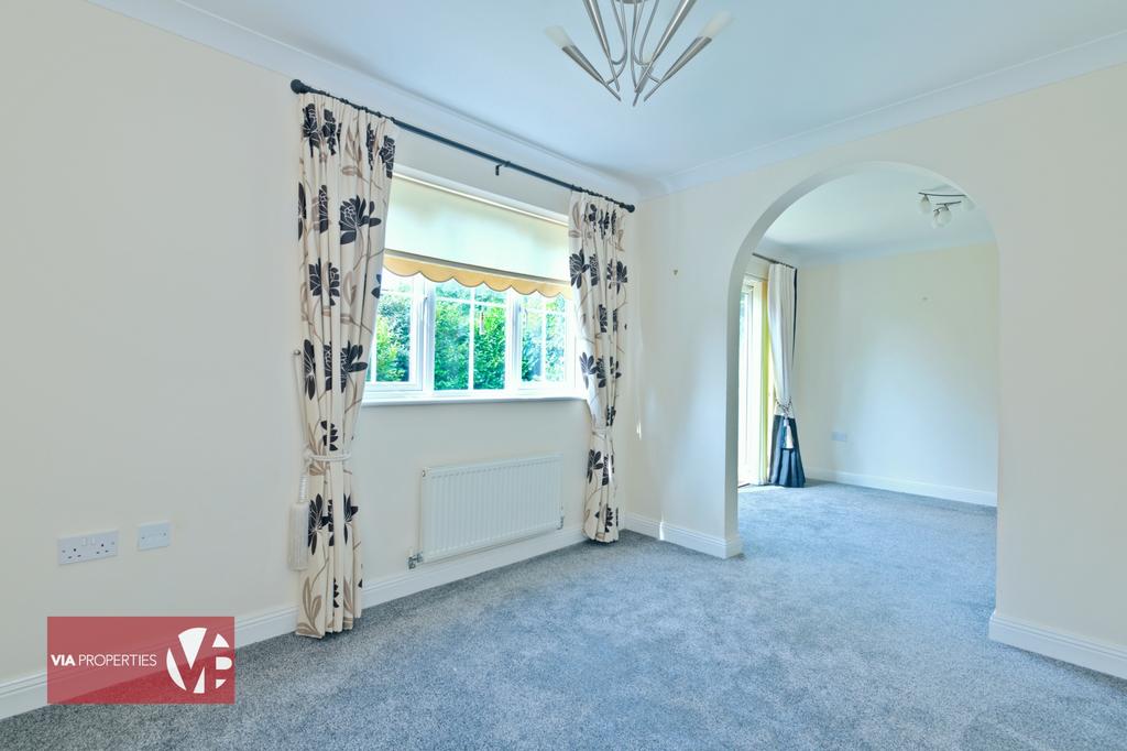 2 Harmondswood Close Broxbourne via properties est