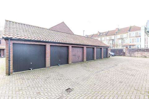77 Rownham Mead, Bristol, BS8 4YD