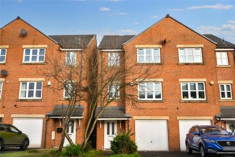 4 bedroom semi-detached house for sale, Scampston Drive, East Ardsley, Wakefield, West Yorkshire