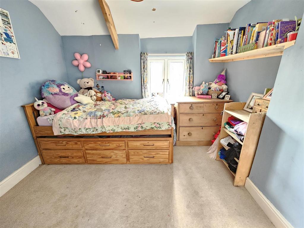 Bedroom 5.jpg