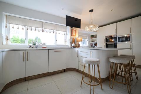 3 bedroom semi-detached house for sale, Gammons Lane, Watford, WD24