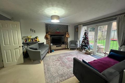 3 bedroom detached house to rent, Loughton