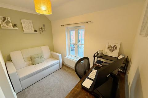 43 Amis Way, Stratford-upon-avon, CV37 7JD