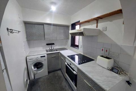 Studio to rent, Curie Gardens, Pasteur Close, Colindale