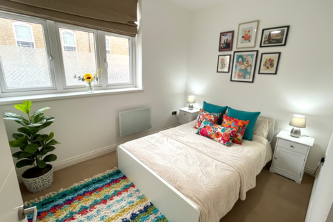 Studio to rent, Mill House, Southall UB2