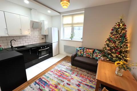 Studio to rent, Mill House, Southall UB2