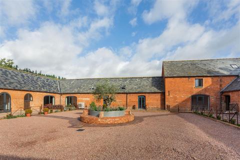 4 bedroom barn conversion to rent, Ross Road, Huntley GL19